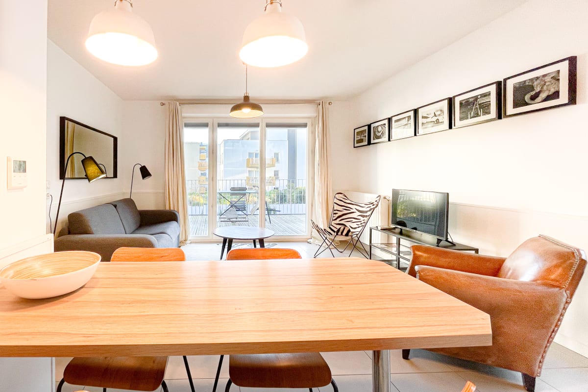 Appartement   Appartement rayonnant et moderne très bien situé, proche de la cité du vin 