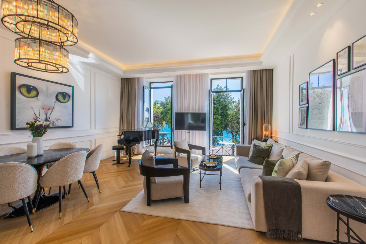QUAI PROMENADE: Brand-new! In front of the sea, next to the