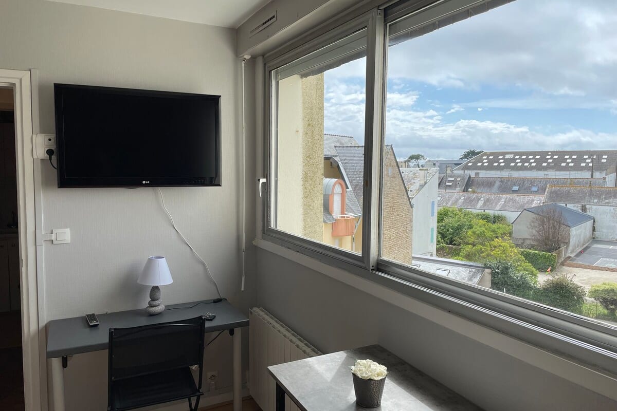  immobilier  Studio avec parking 100 m départs pour les iles