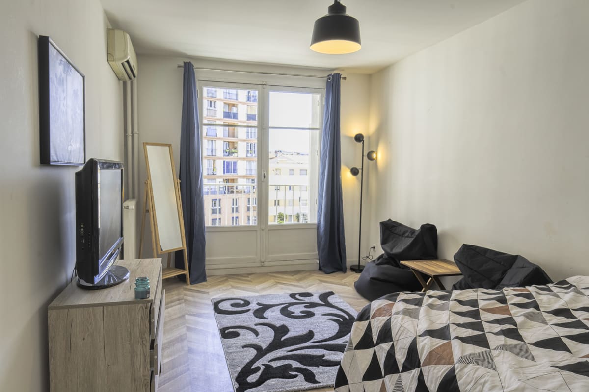 Immobilier Lumineux avec Balcon – Marseille Centre  