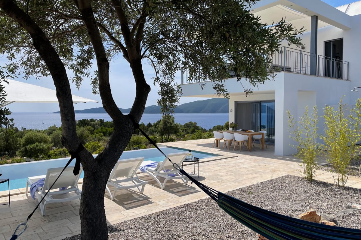  immobilier  VILLA PINEA - Nouvelle villa moderne en bord de mer