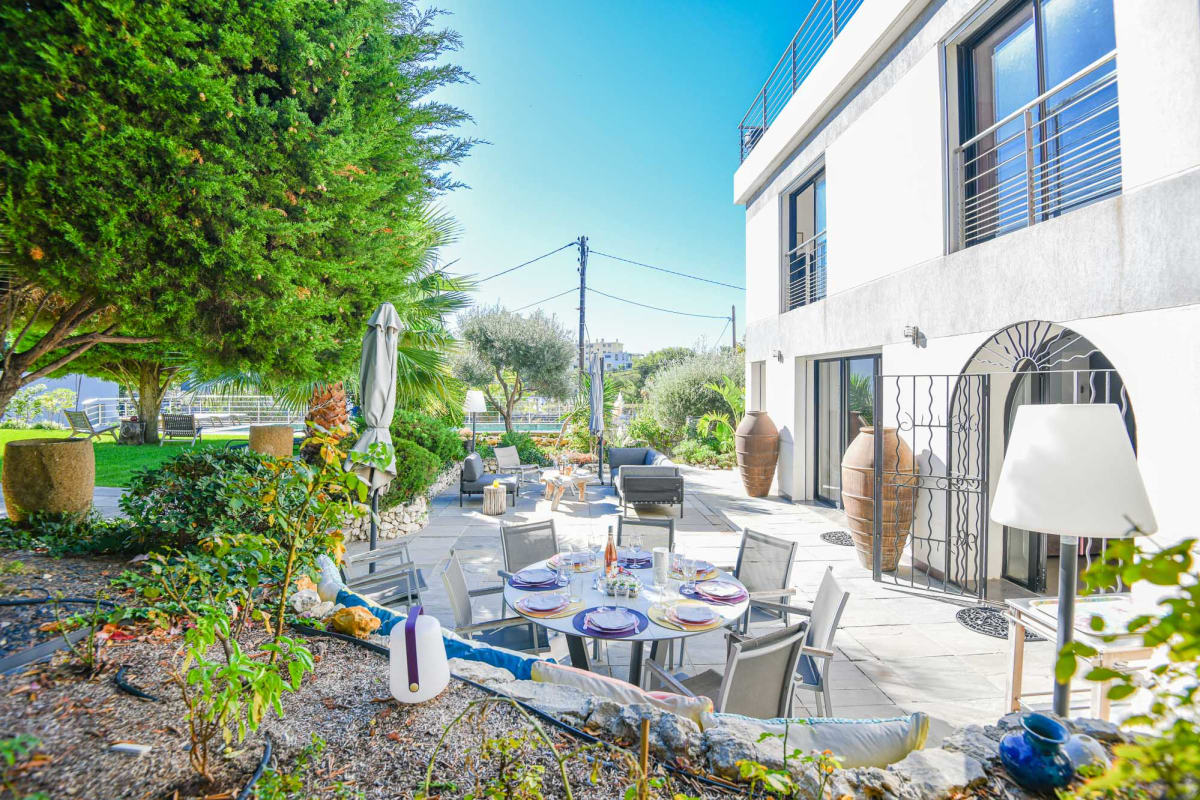 Maison   Villa Notre-Dame - Piscine parking 4 chambres