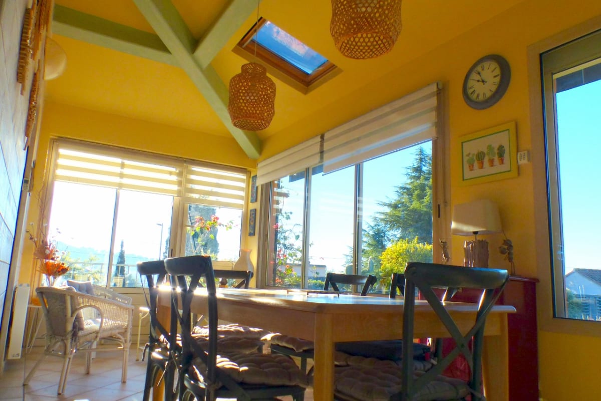 Maison   villa de charme avec jardin et piscine 