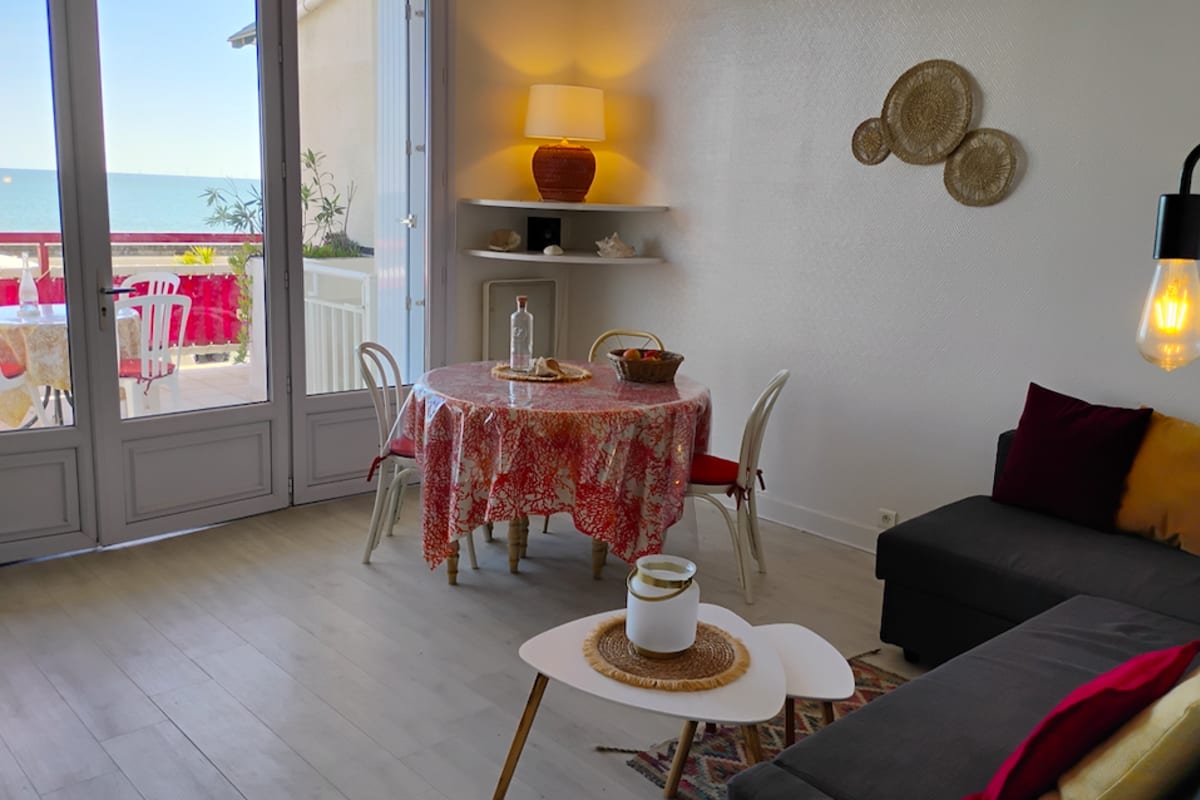  Appartement Nid familial spacieux face à la mer