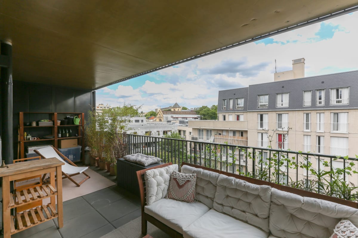 Immobilier Beau 2 pièces avec grande terrasse proche de Paris  