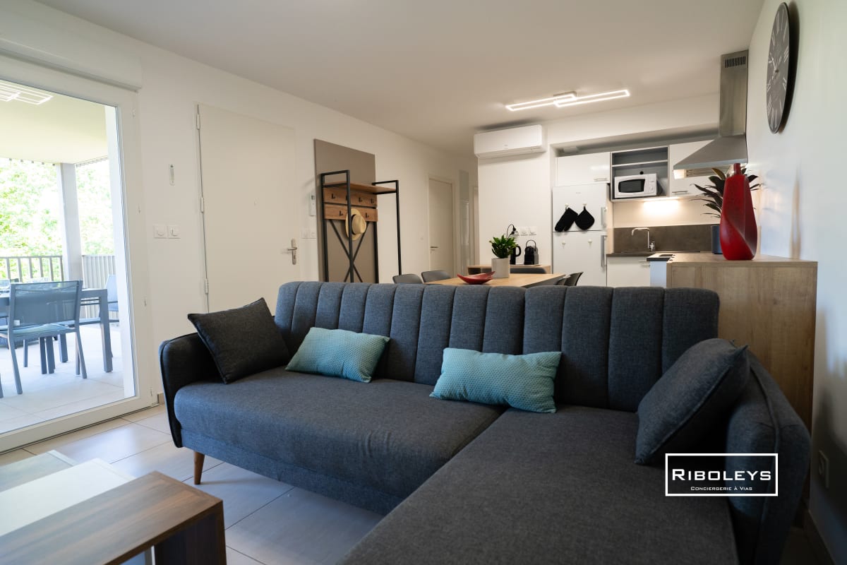 Immobilier T4 climatisé avec piscine à 400m de la mer  