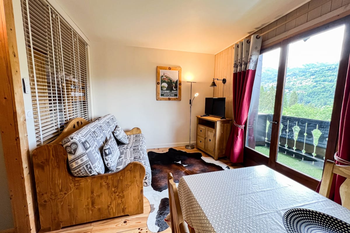 Studio tout confort avec piscine et vue