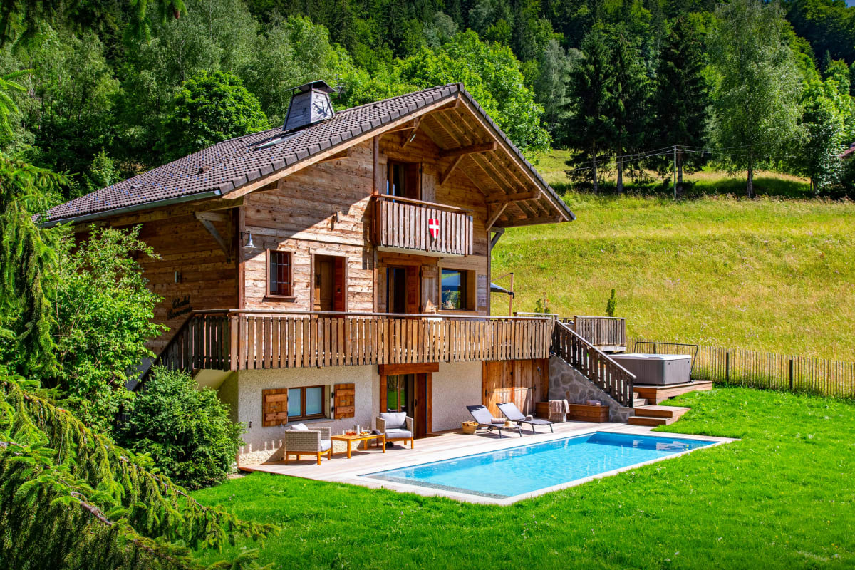  Chalet Vues exceptionnelles depuis le jacuzzi - OVO Network