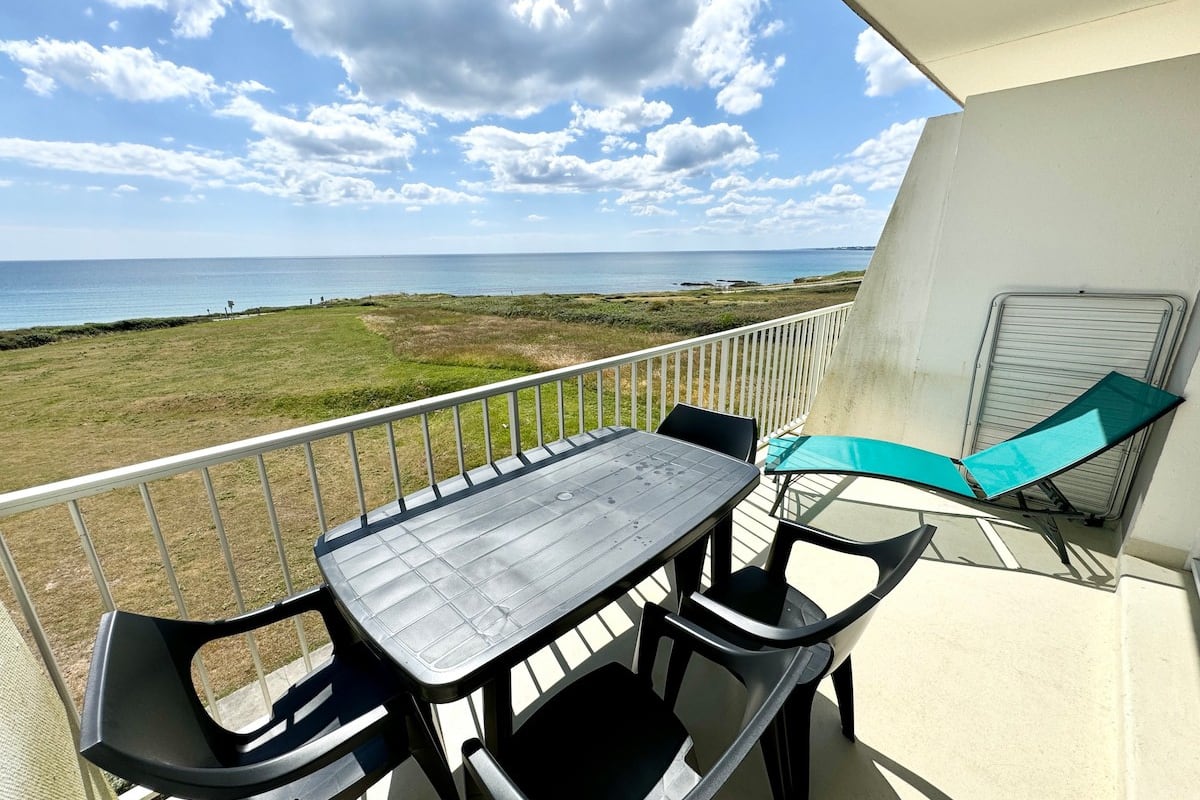  immobilier  Sublime T2 refait à neuf - Vue mer 180° - Piscine