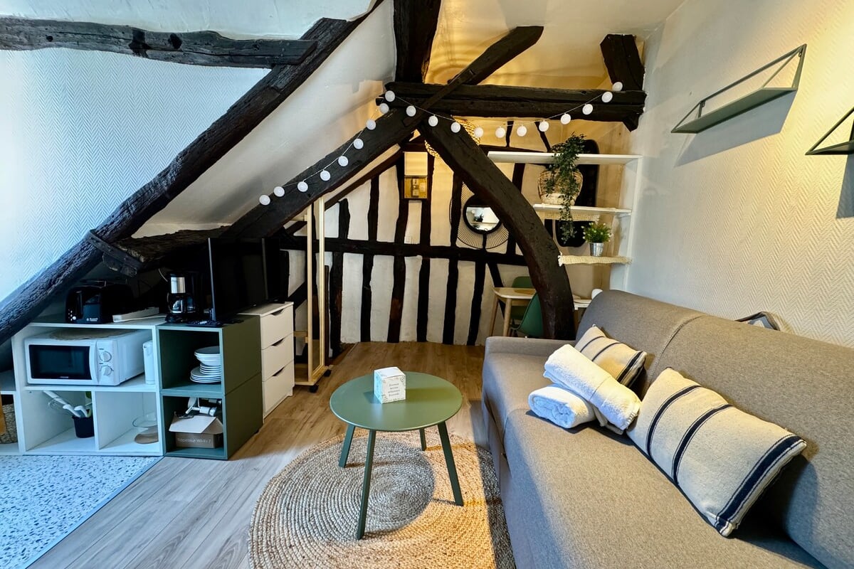  immobilier  Vera : Studio Confortable sous les combles !