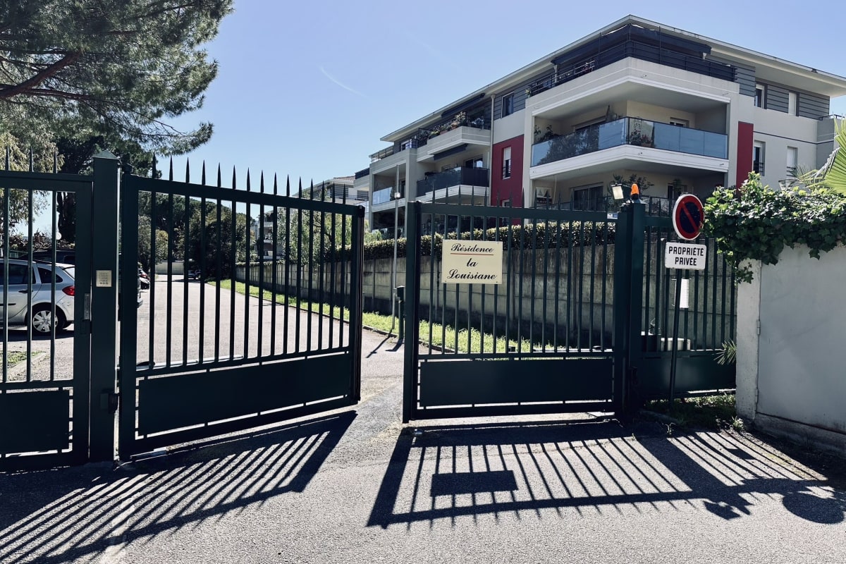 Immobilier Appartement moderne avec piscine à Mandelieu  