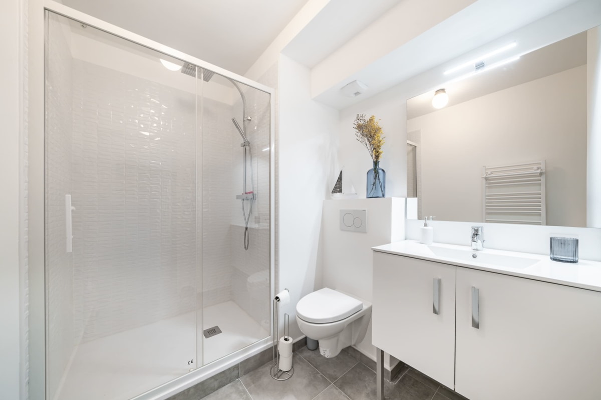 Immobilier Escale Riviera – Balcon Privé et Parking  
