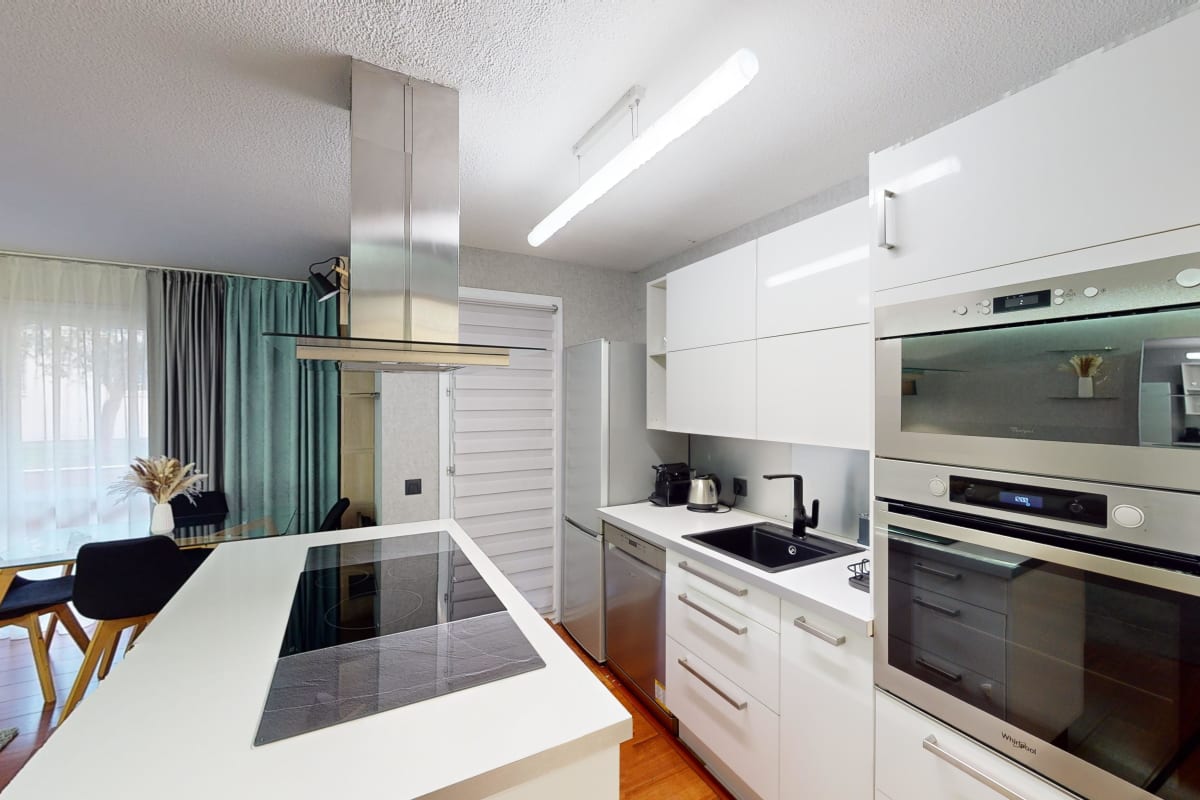  Beau Apt avec Balcon - 5 min de la plage 