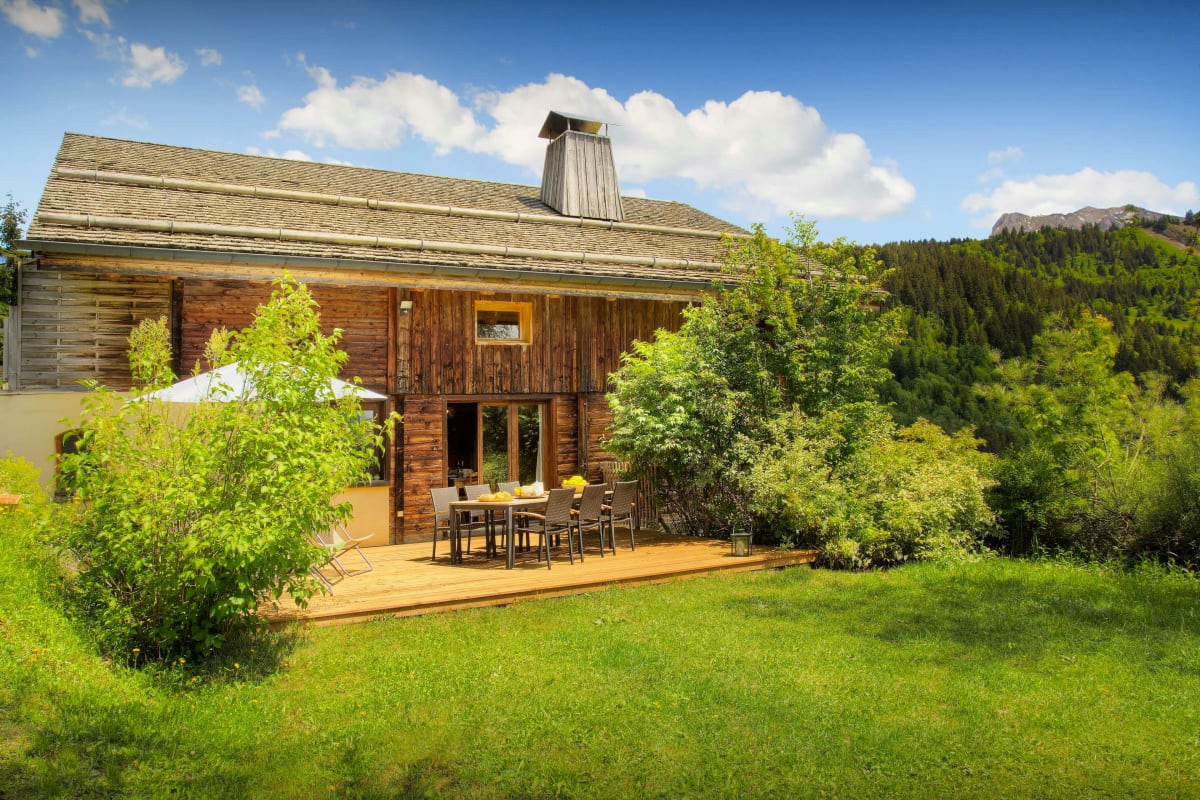  Chalet Ferme rénovée proche de La Clusaz avec sauna et jardin - OVO Network