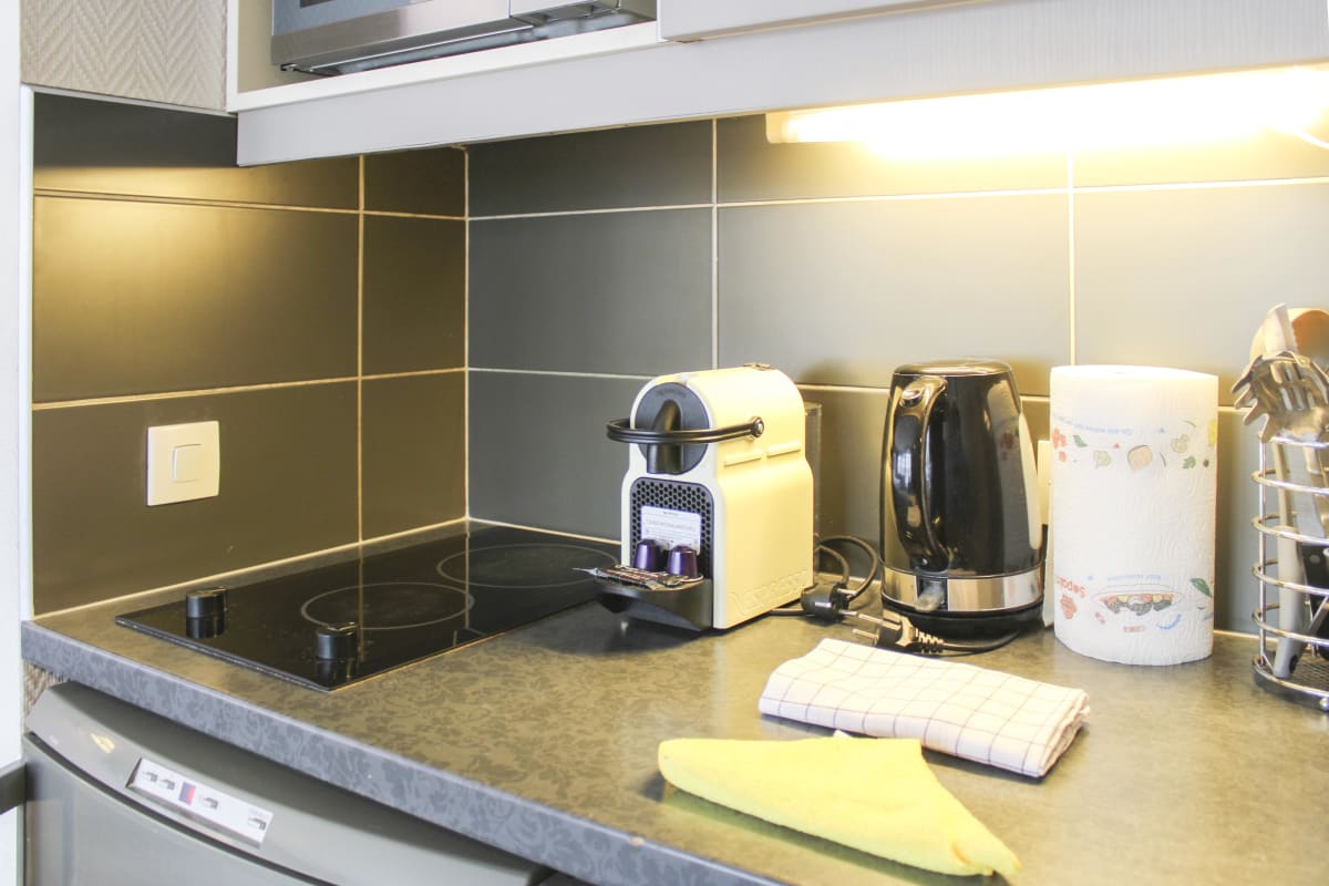 Immobilier Studio lumineux avec balcon & parking   