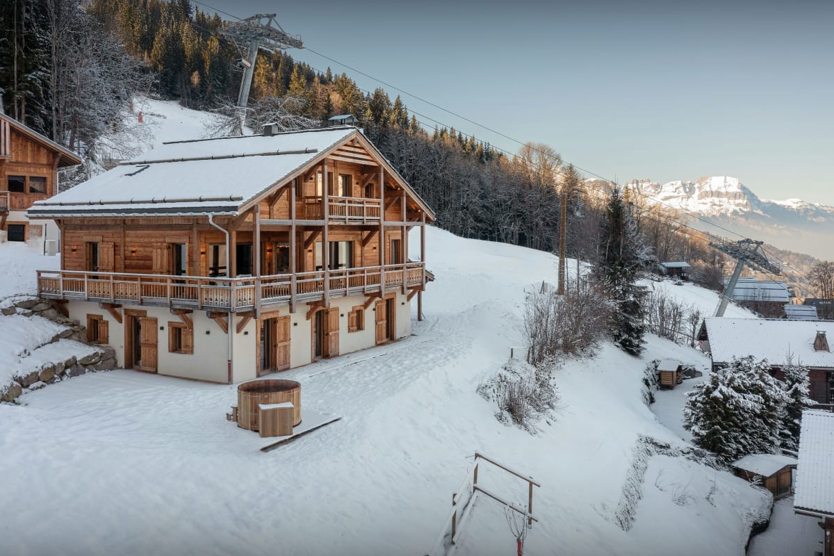 Chalet « skis aux pieds » avec spa (max 10 adultes) - OVO Network