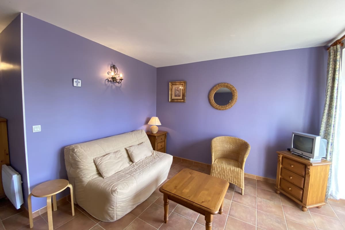 Appartement   04B6 : Beau studio dans un mas provençal - piscine