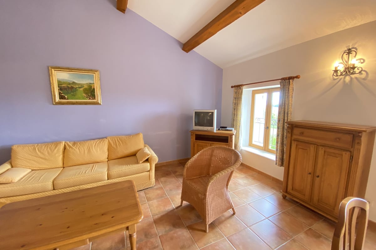 Appartement   04B9 : Beau T3 au coeur des lavandes - piscine