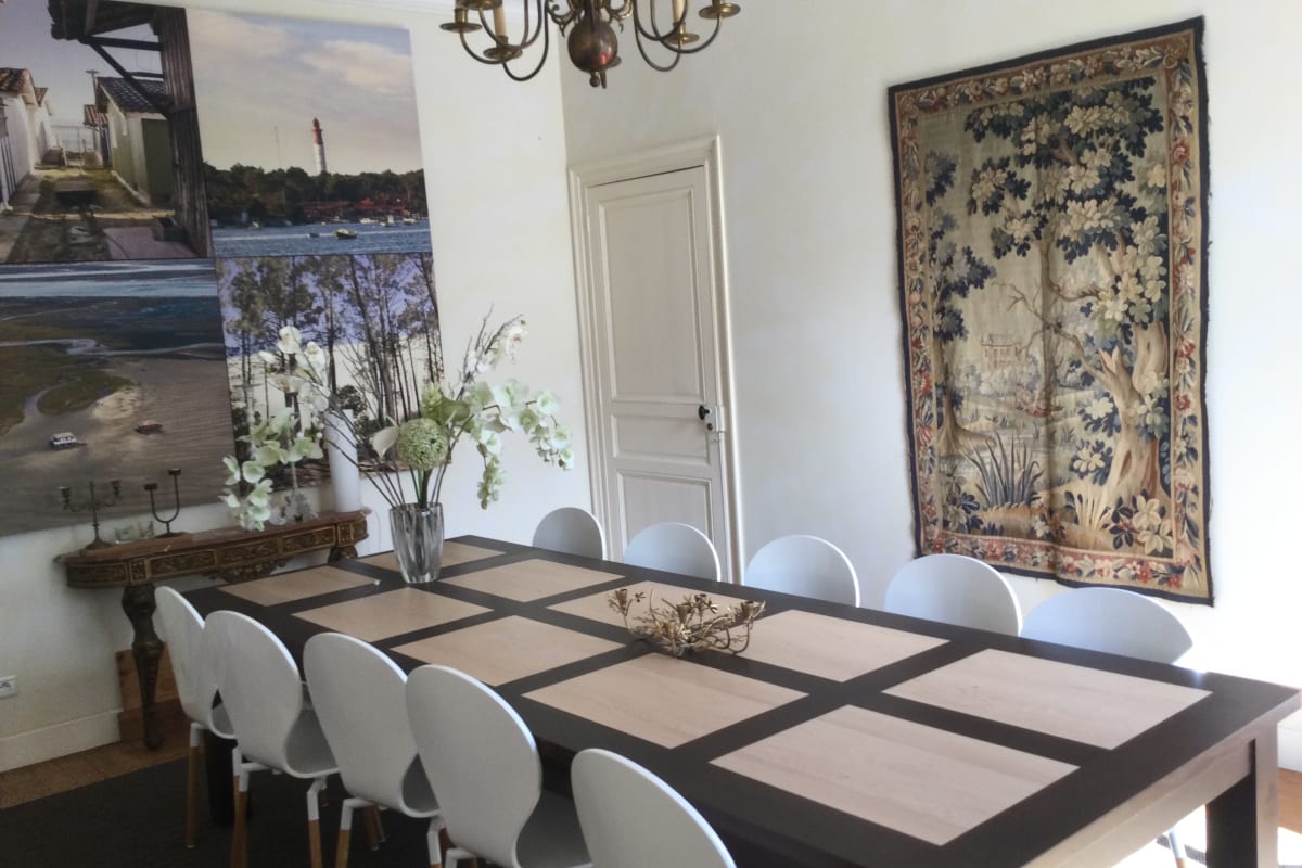 Immobilier Château La Tuilière au milieu de son vignoble dans un cadre exceptionnel   
