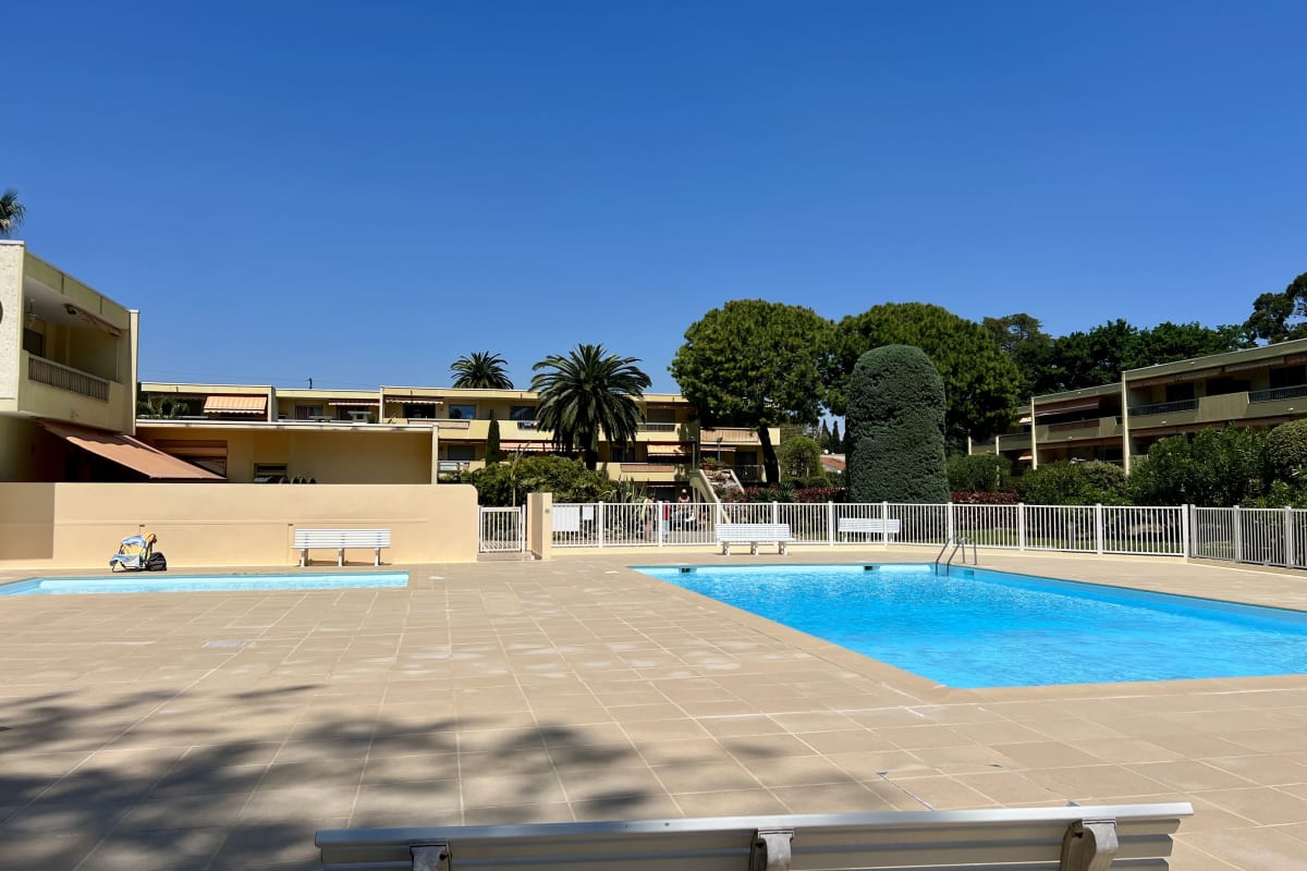 Appartement avec piscine proche de la mer