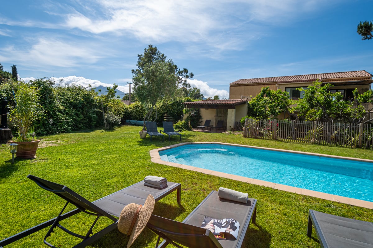  Appartement Elda : appart rez de jardin et piscine  chauffée à 7 min de Calvi et plages