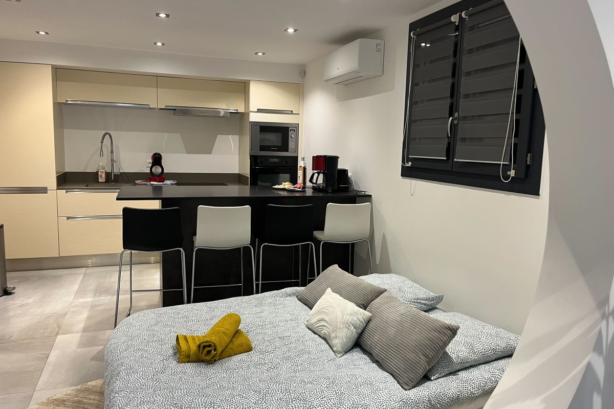 Appartement   Appartement pour 4 avec jardin et jacuzzi 