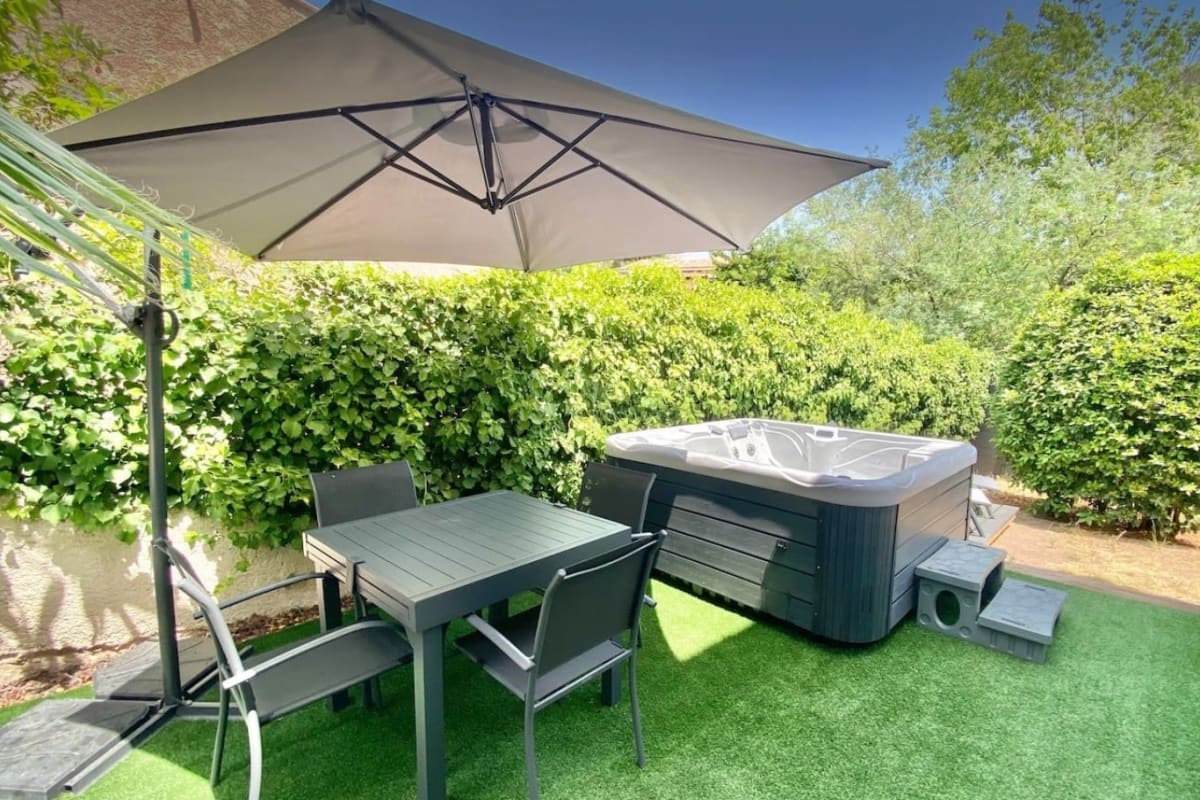 Appartement pour 4 avec jardin et jacuzzi 