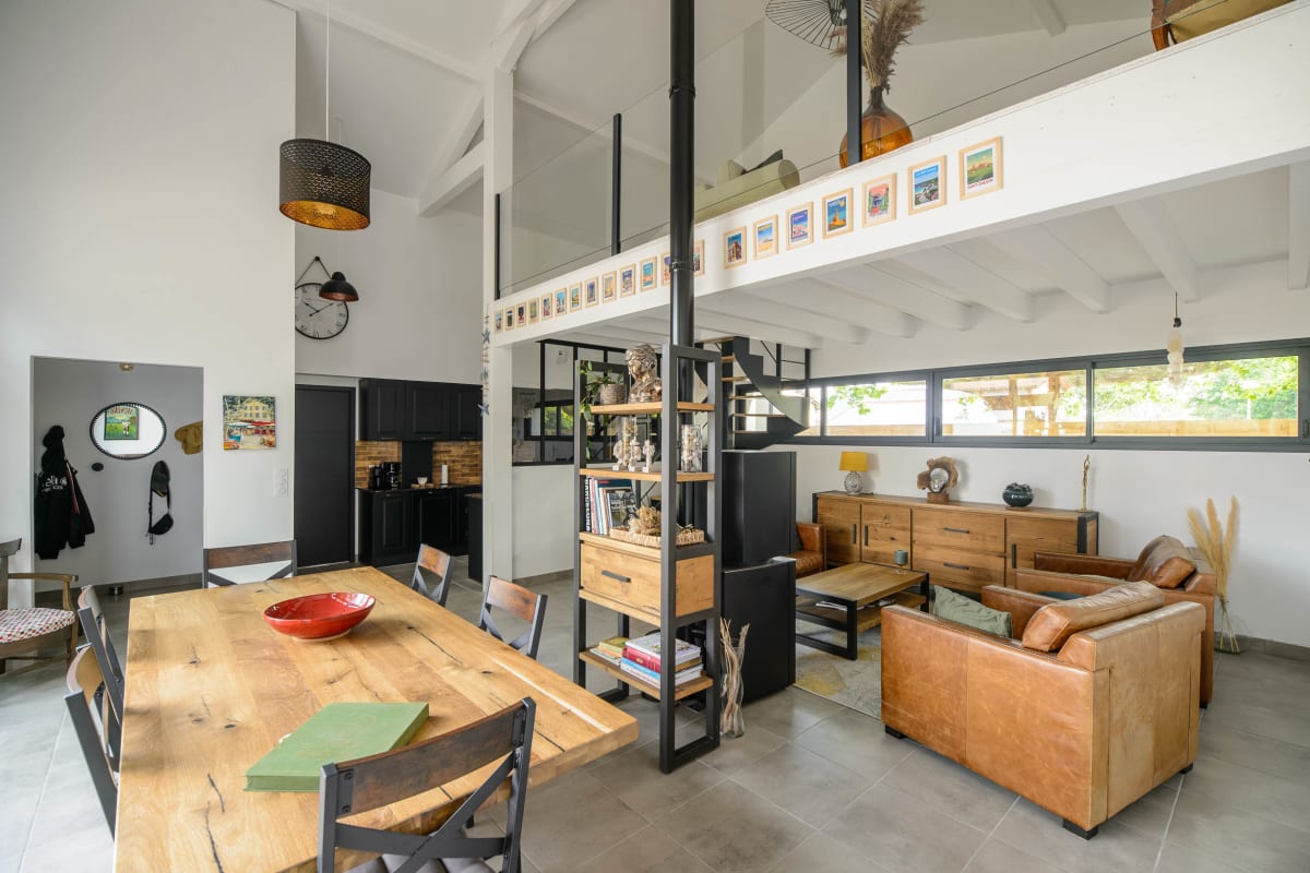  immobilier  Villa avec terrasse et piscine proche Océan