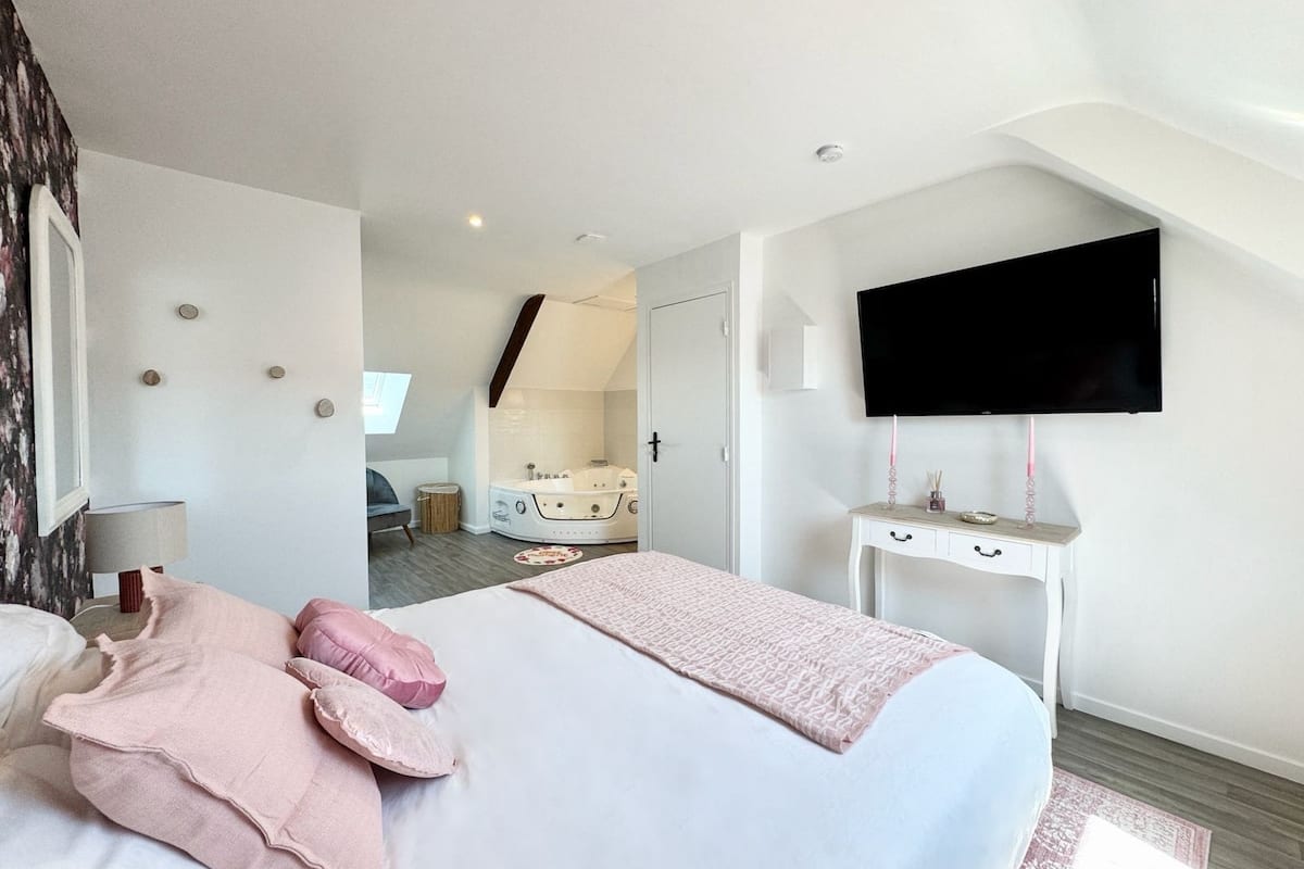 Appartement   L’instant rose - Cocon fleuri avec jacuzzi