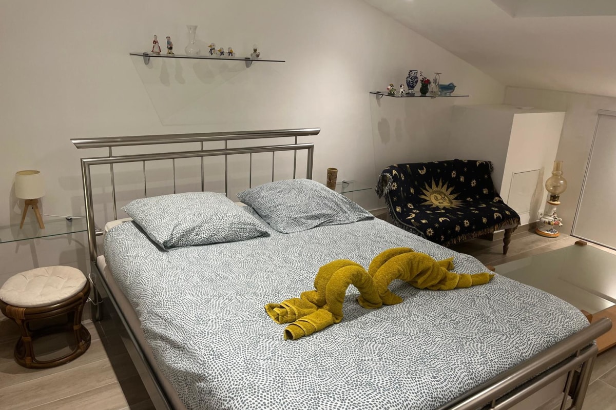  Appartement rénové 1 chambre proche mer 