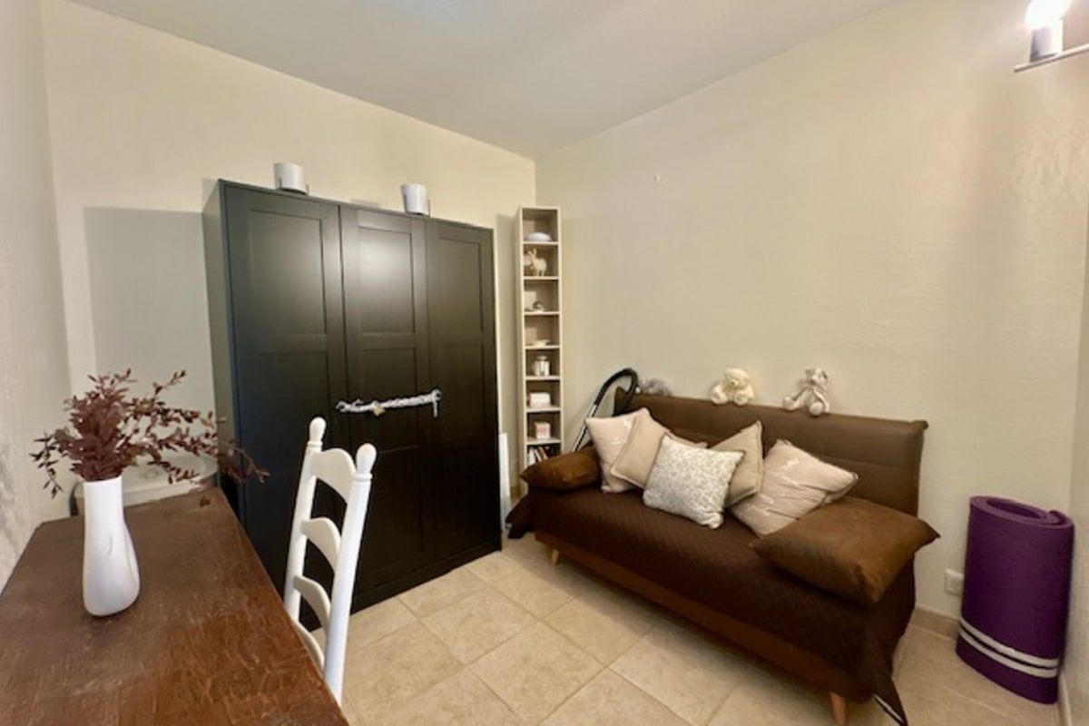  Appartement rénové avec balcon 