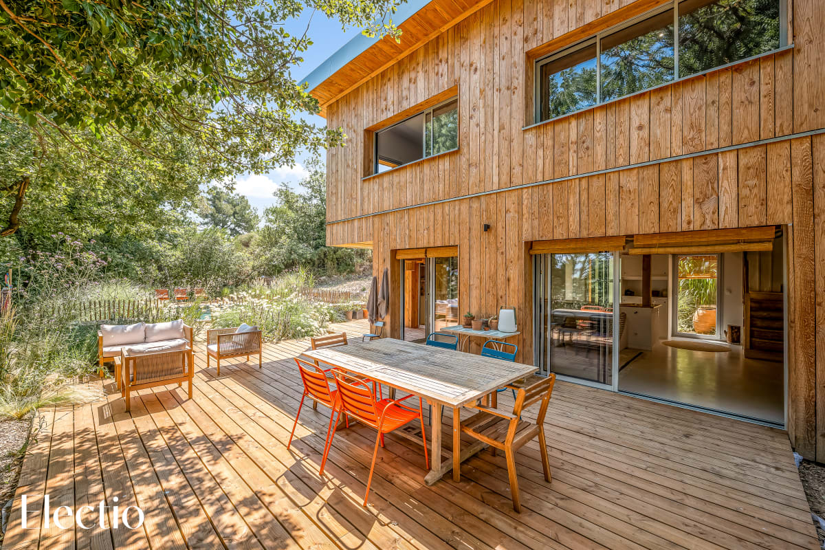  immobilier  Cabane d’Ismou | Piscine & Design bois