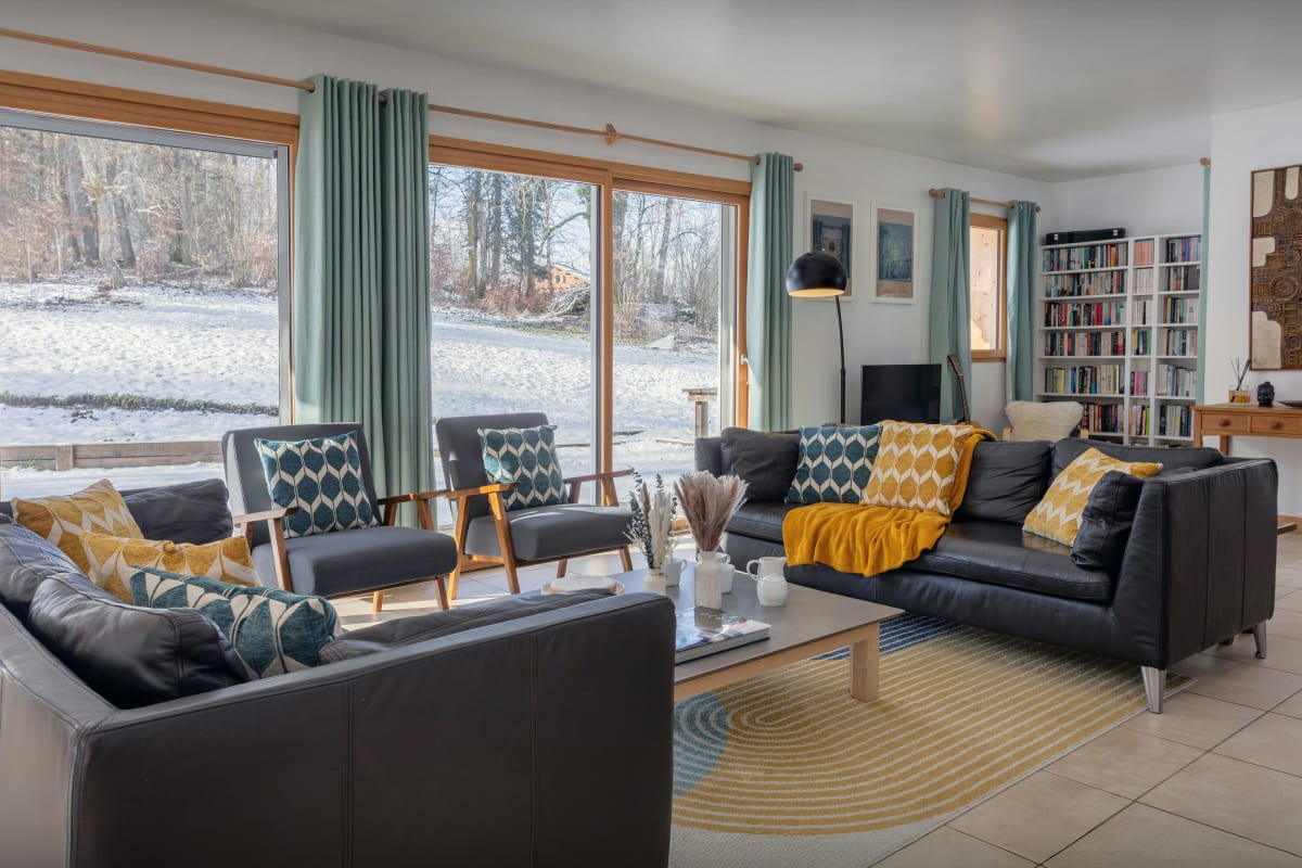 Chalet   Hiver ou été, chalet tout confort avec spa - OVO Network