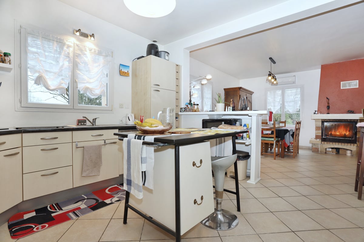 Maison   L'écrin sous les chênes - Wifi - Jardin