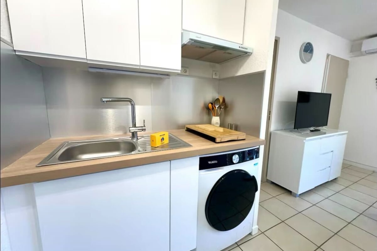  immobilier  Logement lumineux avec terrasse et vue mer