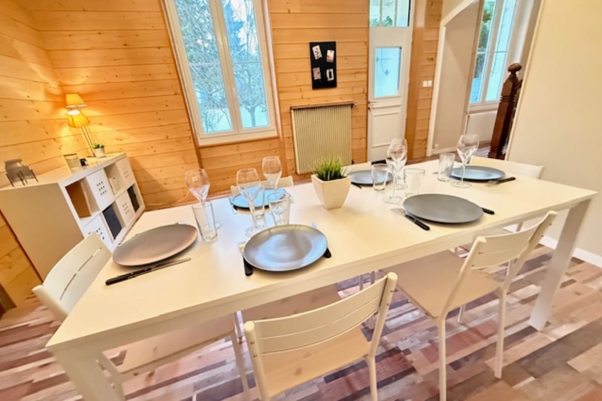  Maison Maison lumineuse avec piscine privée à La Rochelle