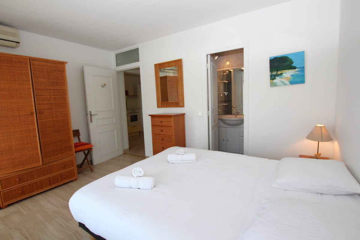  immobilier  2 chambres 80 m2 face à la mer dans le quartier résidentiel de Palm Beach