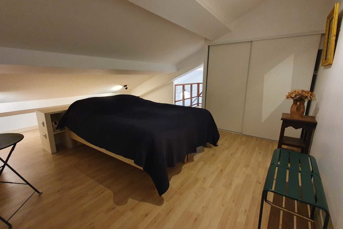 Appartement Duplex avec balcon au pied du Tramway République 