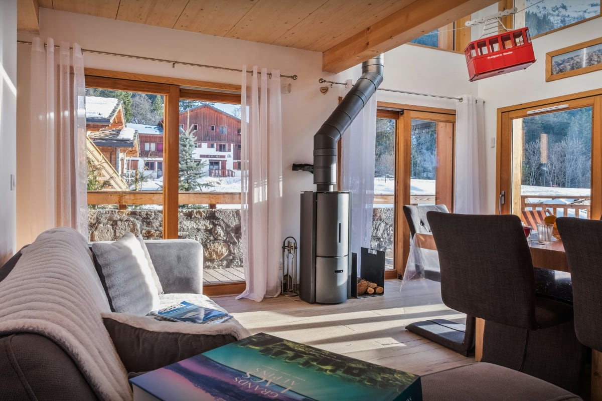  immobilier  Chalet pour 8 proche de toutes les activités de la montagne - OVO Network