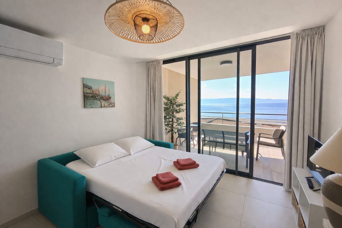  immobilier  Studio avec vue mer et piscine, idéalement situé