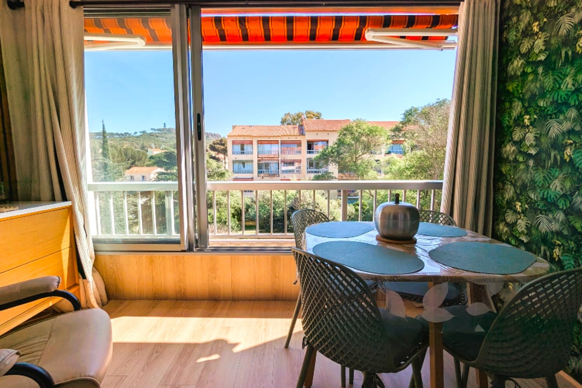 Appartement avec Loggia à 300m de la Plage