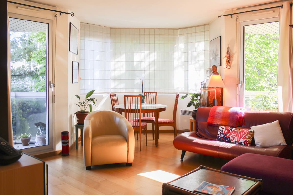 Appartement   Appart 86m² avec balcons, parking, au calme.