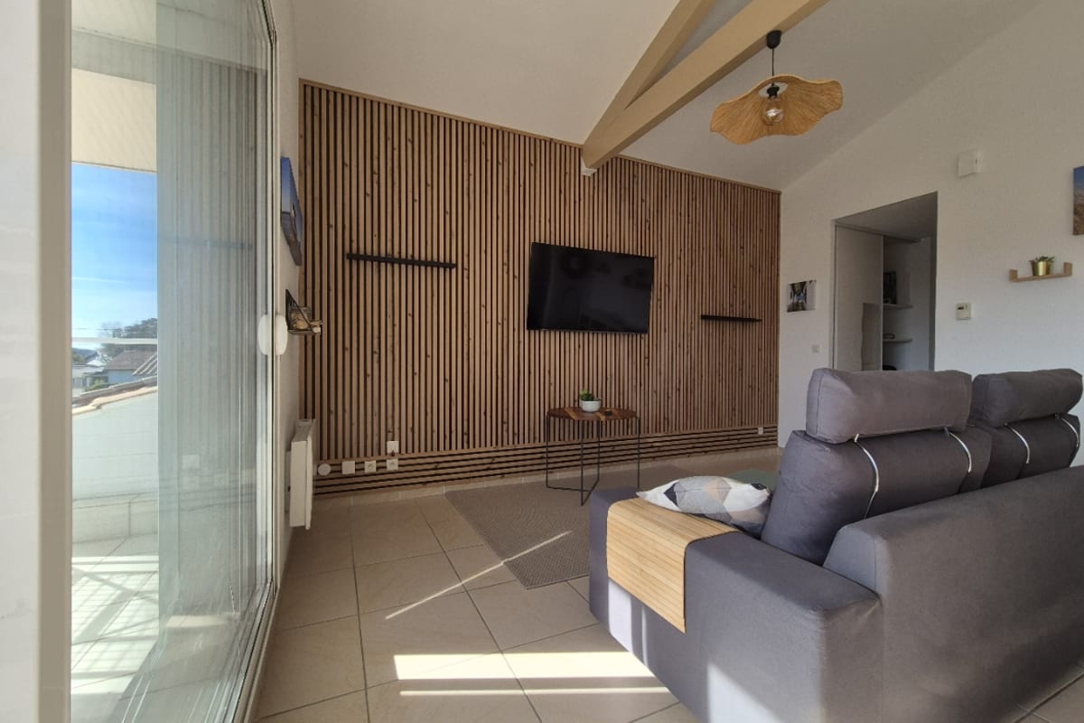 Appartement de charme avec terrasse à Arès
