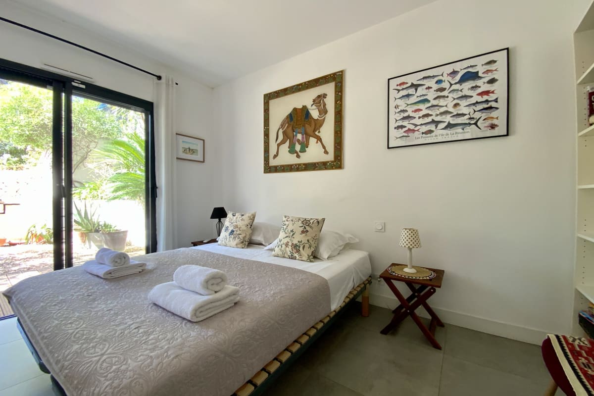  La Villa les Genêts - Piscine, 2 suites et jardin ! 