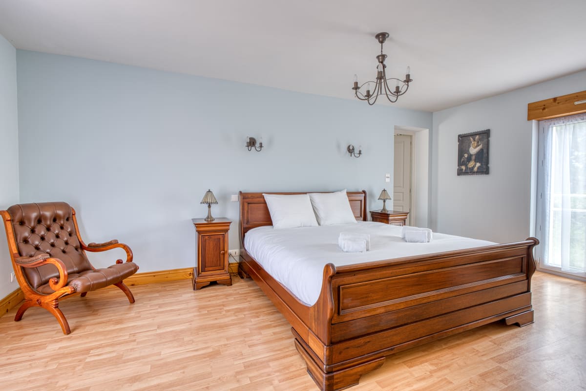  Villa Les Hauts Du Lac : 15 pers, Piscine, Spa, Pétanque & Lac  