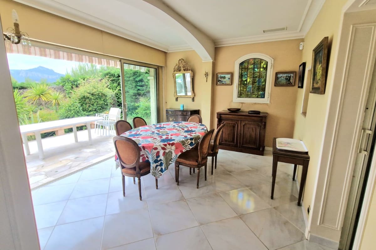 immobilier  Villa 8 pers Piscine privée 15 min de Cannes