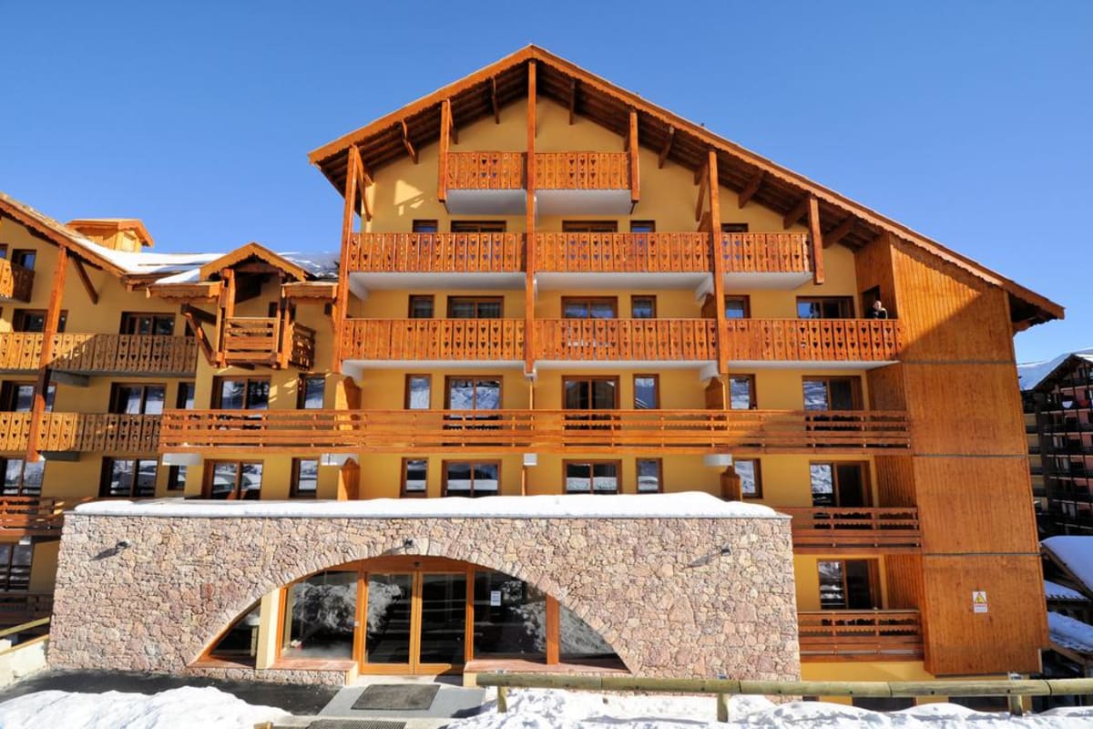  Appartement Risoul • T2 6 pers • Piscine et sauna • Skis aux pieds