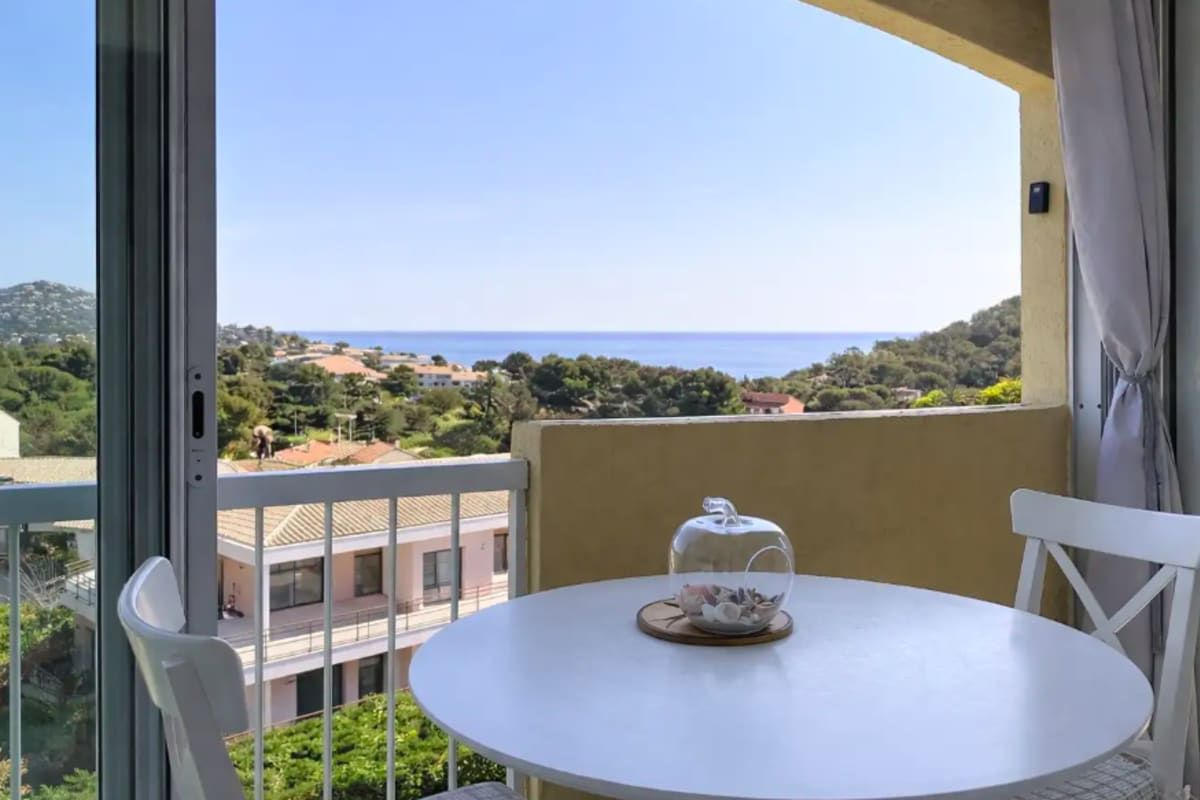 Appartement avec terrasse vue mer à Saint-Raphaël