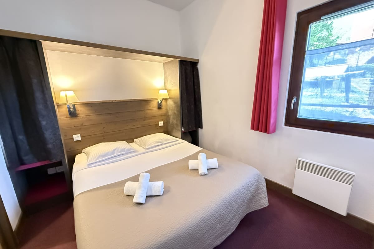  Appartement Risoul • T4 10 pers • Proche des pistes • Piscine