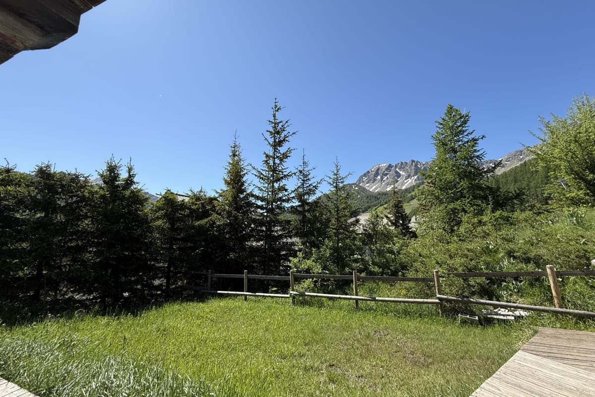 Immobilier Vars Les Claux • 50 m des pistes • 3 ch • Vue montagne  
